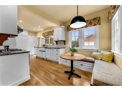 5929 SW Taylor Street Portland OR 97221