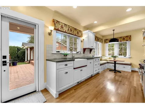 5929 SW Taylor Street Portland OR 97221