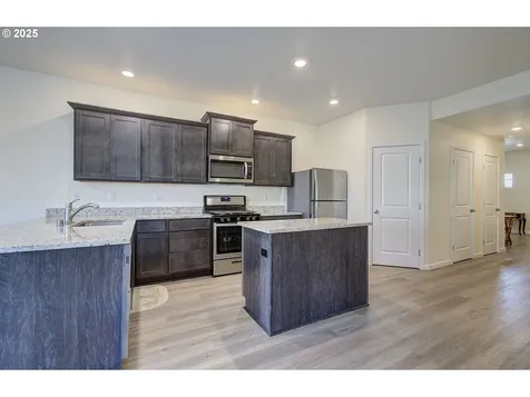 1203 W 17th Avenue La Center WA 98629