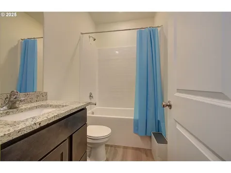1203 W 17th Avenue La Center WA 98629