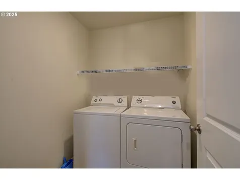1203 W 17th Avenue La Center WA 98629
