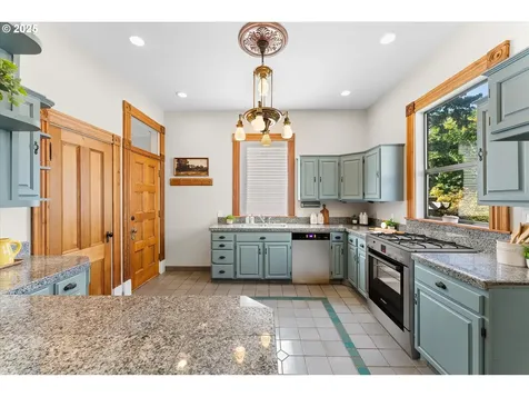 3635 S Corbett Avenue Portland OR 97239