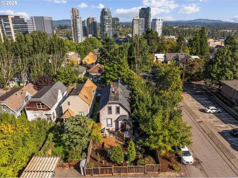 3635 S Corbett Avenue Portland OR 97239