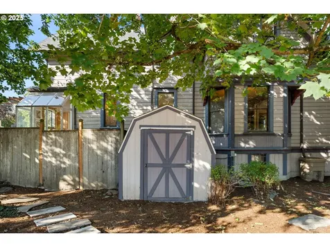 3635 S Corbett Avenue Portland OR 97239