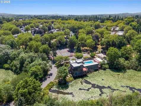 1630 NW Eastbrook Court Beaverton OR 97006