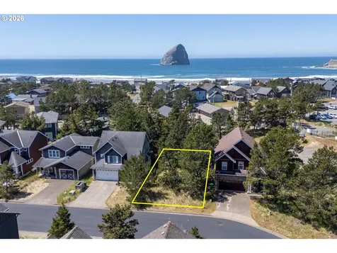 9500 Dory Pointe Loop Pacific City OR 97135