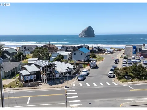 9500 Dory Pointe Loop Pacific City OR 97135