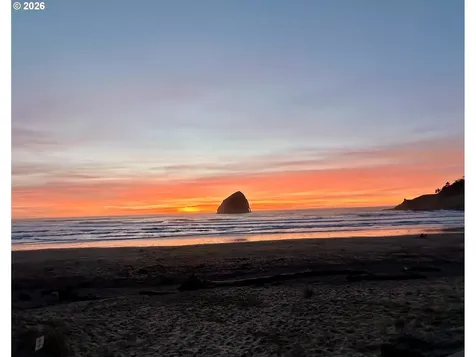 9500 Dory Pointe Loop Pacific City OR 97135