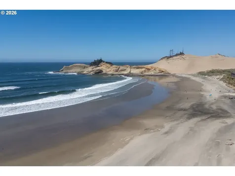 9500 Dory Pointe Loop Pacific City OR 97135