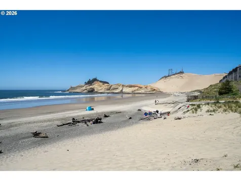 9500 Dory Pointe Loop Pacific City OR 97135