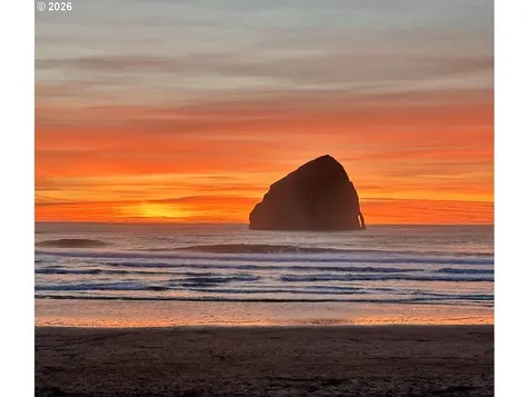 9500 Dory Pointe Loop Pacific City OR 97135