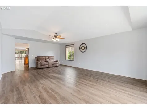 2367 Dorsey Drive Hubbard OR 97032