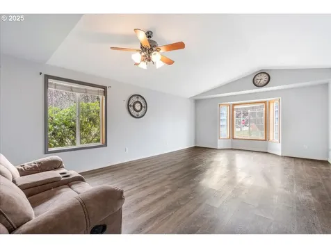 2367 Dorsey Drive Hubbard OR 97032