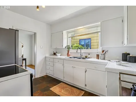 5723 NE 16th Avenue Portland OR 97211