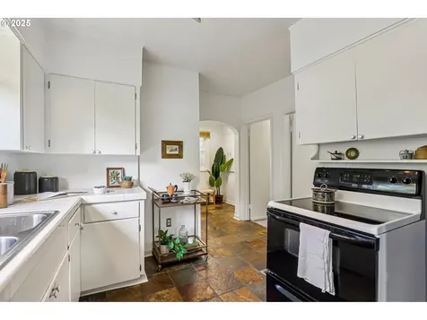 5723 NE 16th Avenue Portland OR 97211