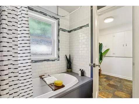 5723 NE 16th Avenue Portland OR 97211
