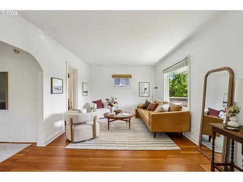 5723 NE 16th Avenue Portland OR 97211