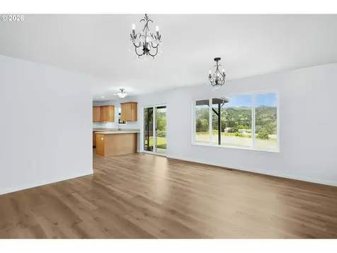 179 Rainbow Ridge Avenue Roseburg OR 97471