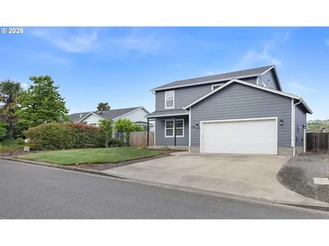 179 Rainbow Ridge Avenue Roseburg OR 97471