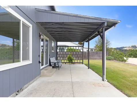 179 Rainbow Ridge Avenue Roseburg OR 97471