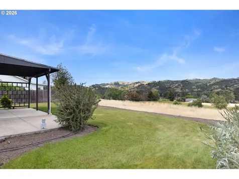 179 Rainbow Ridge Avenue Roseburg OR 97471