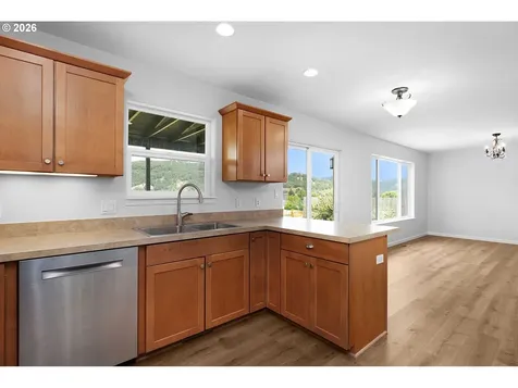179 Rainbow Ridge Avenue Roseburg OR 97471