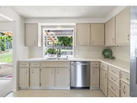 3835 Onyx Street Eugene OR 97405