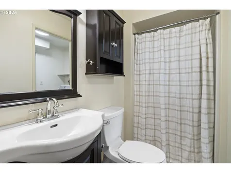 3835 Onyx Street Eugene OR 97405