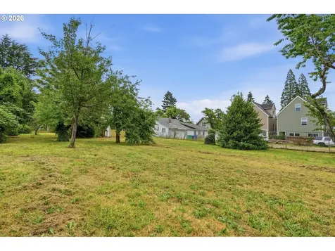 2121 SE 89th Avenue Portland OR 97216