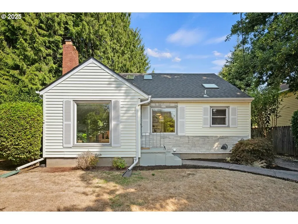 2115 NE Junior Street Portland OR 97211