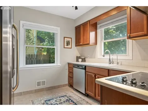 2115 NE Junior Street Portland OR 97211