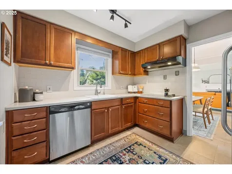 2115 NE Junior Street Portland OR 97211