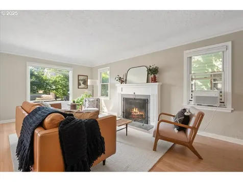 2115 NE Junior Street Portland OR 97211