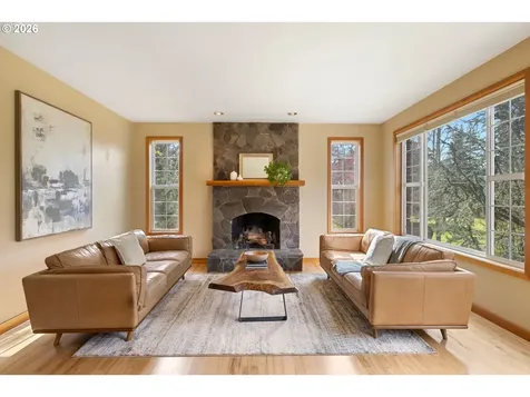 4050 Sylvester Drive Hood River OR 97031