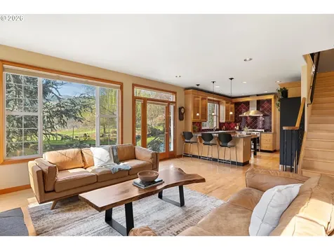 4050 Sylvester Drive Hood River OR 97031