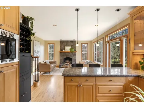 4050 Sylvester Drive Hood River OR 97031