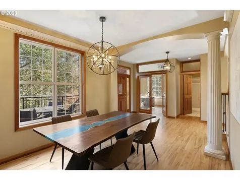 4050 Sylvester Drive Hood River OR 97031