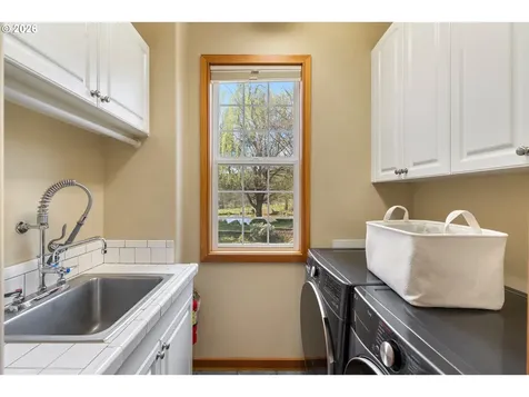 4050 Sylvester Drive Hood River OR 97031