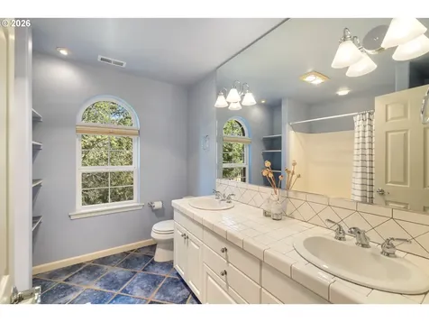 4050 Sylvester Drive Hood River OR 97031