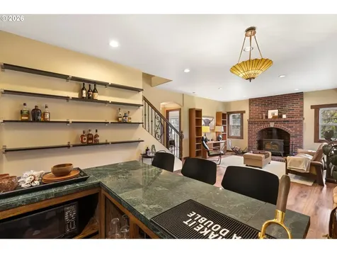 4050 Sylvester Drive Hood River OR 97031