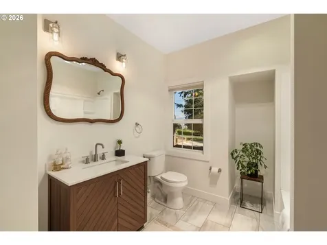 4050 Sylvester Drive Hood River OR 97031