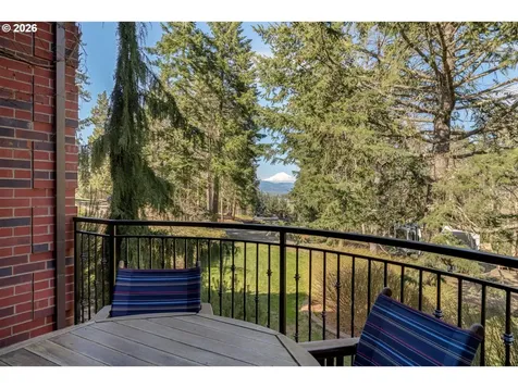 4050 Sylvester Drive Hood River OR 97031
