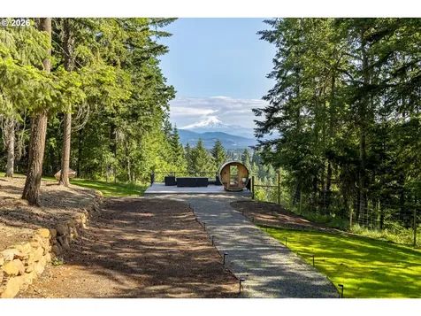 4050 Sylvester Drive Hood River OR 97031