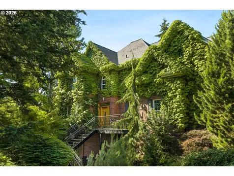 4050 Sylvester Drive Hood River OR 97031