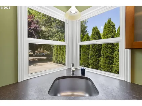 7936 N Chautauqua Boulevard Portland OR 97217