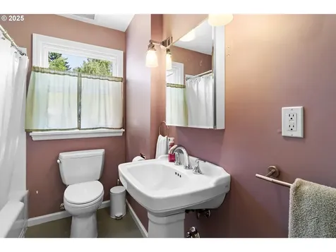 7936 N Chautauqua Boulevard Portland OR 97217