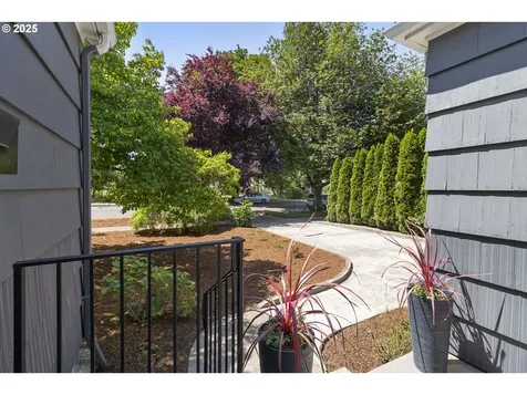 7936 N Chautauqua Boulevard Portland OR 97217