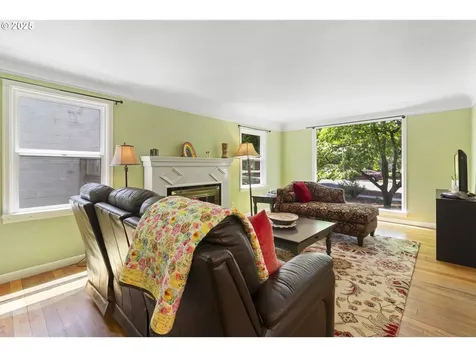 7936 N Chautauqua Boulevard Portland OR 97217