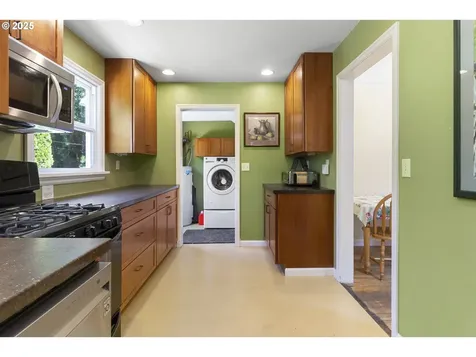 7936 N Chautauqua Boulevard Portland OR 97217