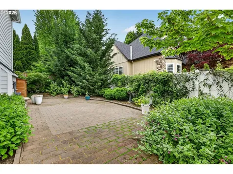 16375 NW Graf Street Portland OR 97229